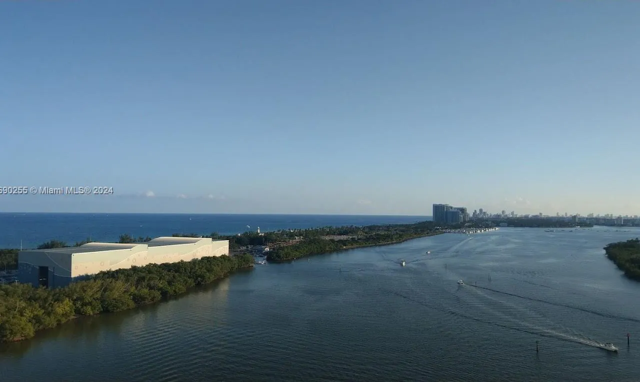 300 Bayview Dr # 1208, Sunny Isles Beach FL 33160