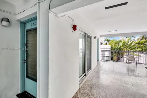 350 Collins Ave # 306, Miami Beach FL 33139