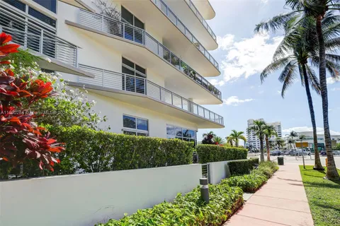 2001 Meridian Ave, Miami Beach FL 33139