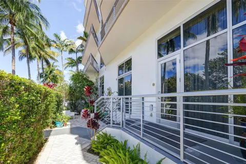 2001 Meridian Ave, Miami Beach FL 33139