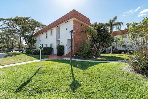 2600 SE Ocean Blvd # 8, Stuart FL 34996