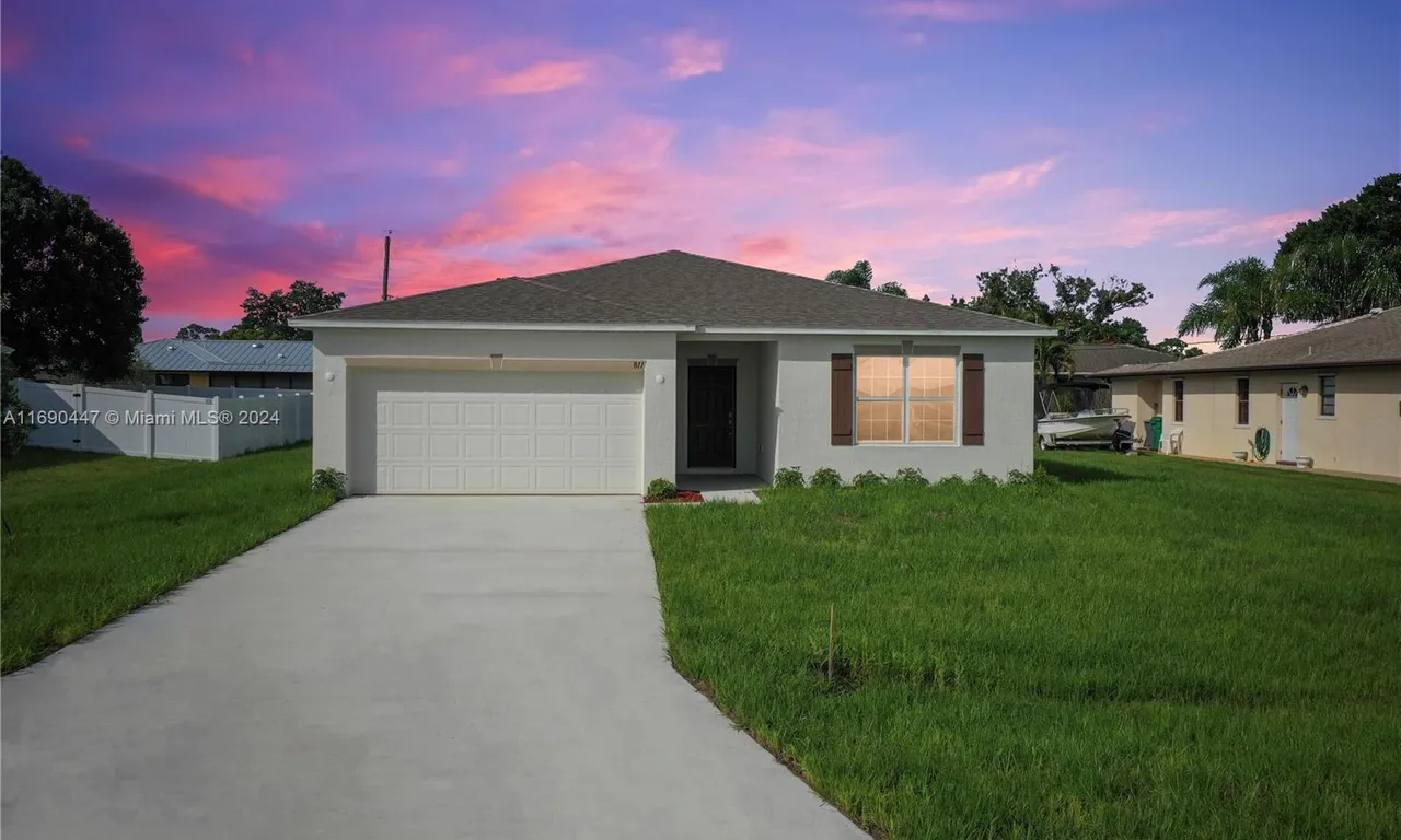 811 SE Seahouse Dr, Port St. Lucie FL 34983