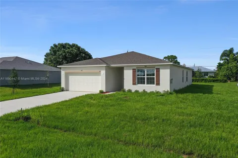 811 SE Seahouse Dr, Port St. Lucie FL 34983