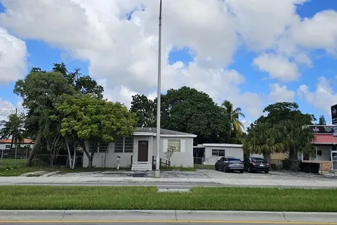 309 E 49th St, Hialeah FL 33013