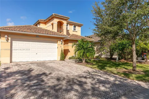 9057 SW 161st Ter, Palmetto Bay FL 33157