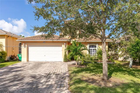 9057 SW 161st Ter, Palmetto Bay FL 33157