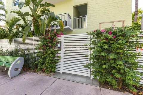 363 Washington Ave # 64, Miami Beach FL 33139