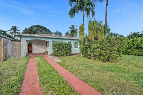 609 SW 18th Ct, Fort Lauderdale FL 33315