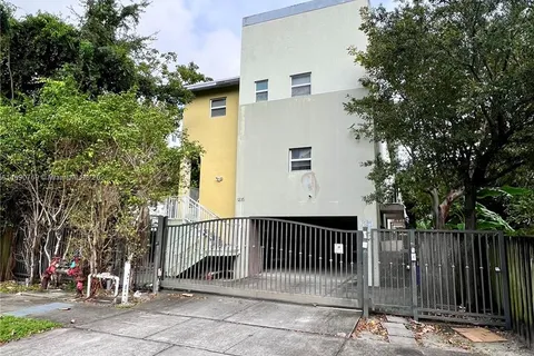 1235 NW 9th Ave # 6, Miami FL 33136