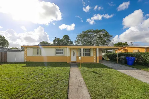 330 N 69th Way, Hollywood FL 33024