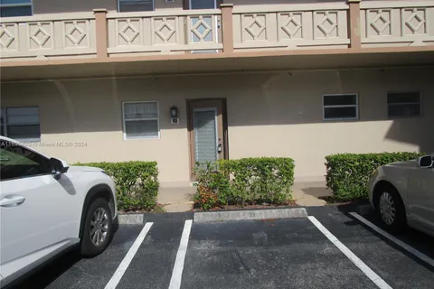 5003 NW 35 TH ST # 405, Lauderdale Lakes FL 33319