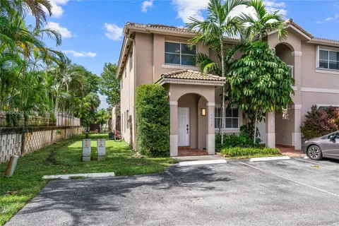 16608 NW 73rd Ct, Miami Lakes FL 33014