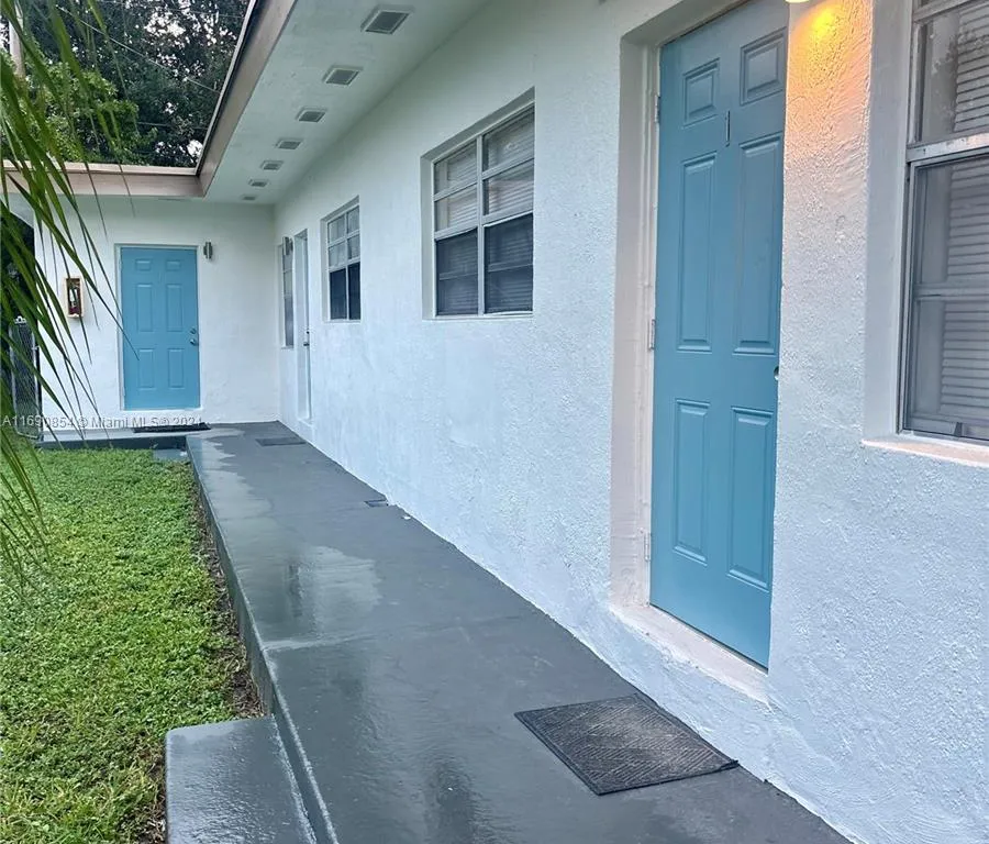 121 SW 5th Ct # 1, Dania Beach FL 33004