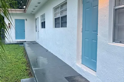 121 SW 5th Ct # 1, Dania Beach FL 33004