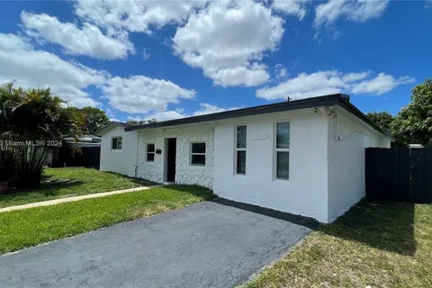 6407 SW 5th St, Pembroke Pines FL 33023