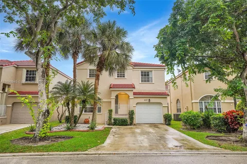 417 NW 87th Ln, Coral Springs FL 33071