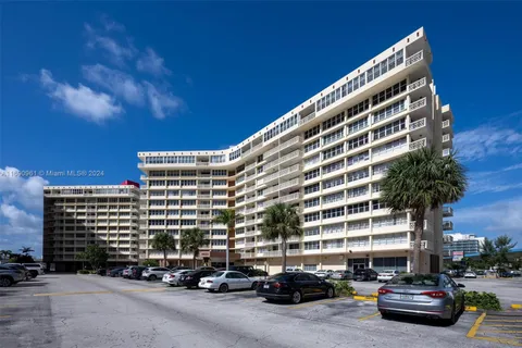 1825 S Ocean Dr # 204, Hallandale Beach FL 33009