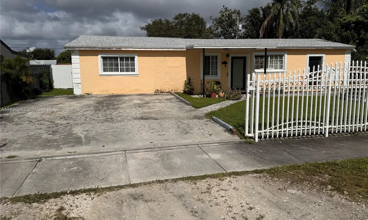 3031 NW 161st St, Miami Gardens FL 33054