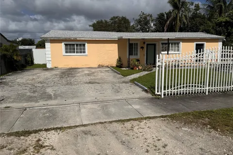 3031 NW 161st St, Miami Gardens FL 33054