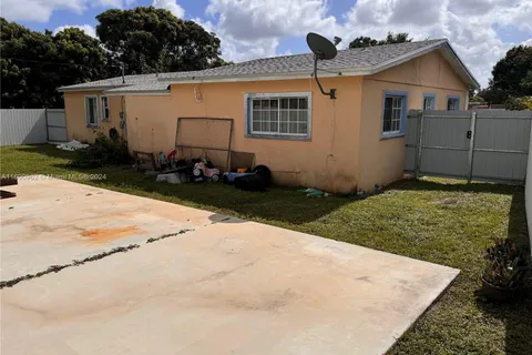 3031 NW 161st St, Miami Gardens FL 33054