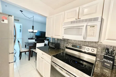 2145 Pierce St # 231, Hollywood FL 33020