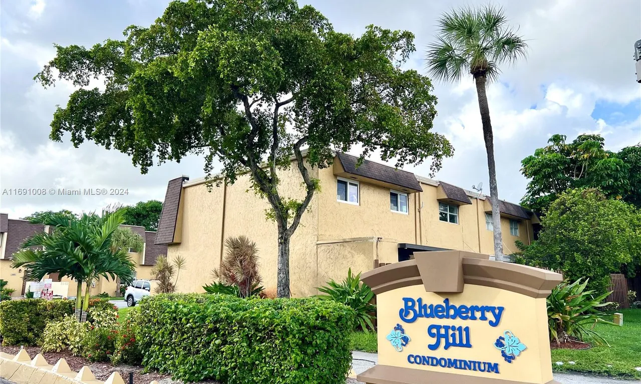 5603 Blueberry Ct # 156, Lauderhill FL 33313