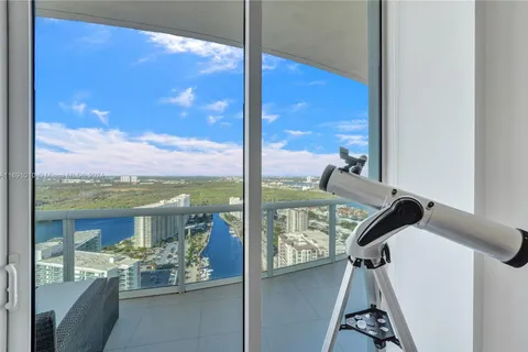 15811 Collins Ave # 3405, Sunny Isles Beach FL 33160