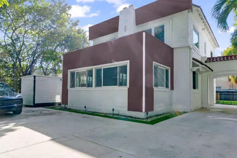 2402 Alton Rd, Miami Beach FL 33140