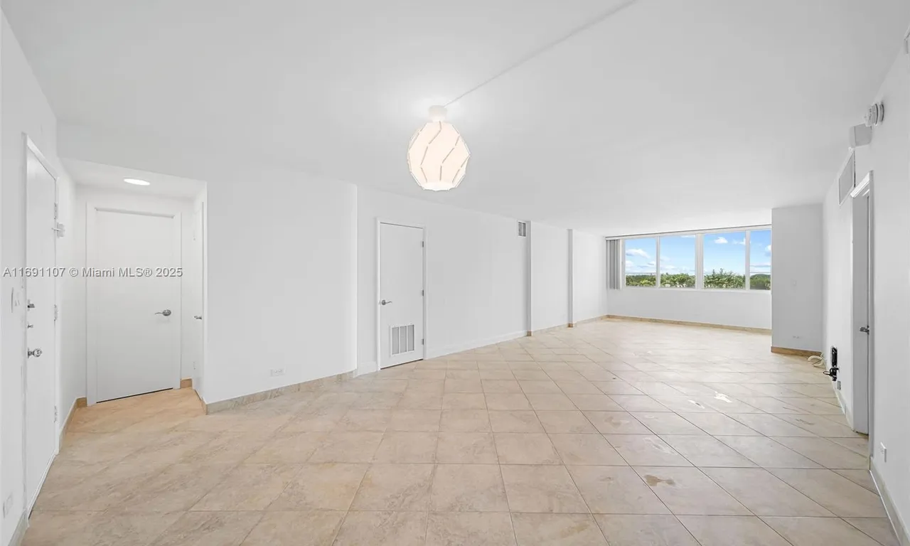 5005 Collins Ave # 607, Miami Beach FL 33140