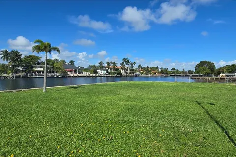 601 Three Islands Blvd # 107, Hallandale Beach FL 33009