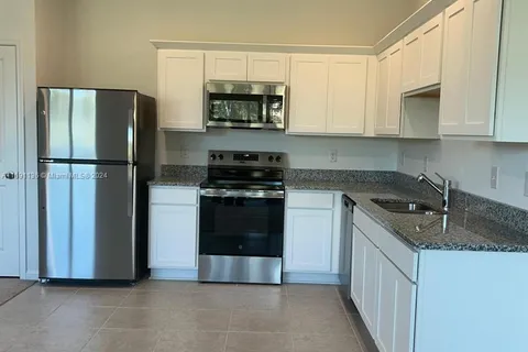 3270 NE Vesara Dr # 3270, Davenport FL 33837