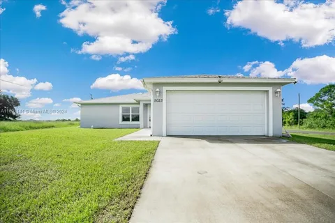 9023 W Crow Circle, La Belle FL 33935