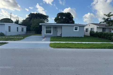 2732 NW 4th Ct, Pompano Beach FL 33069