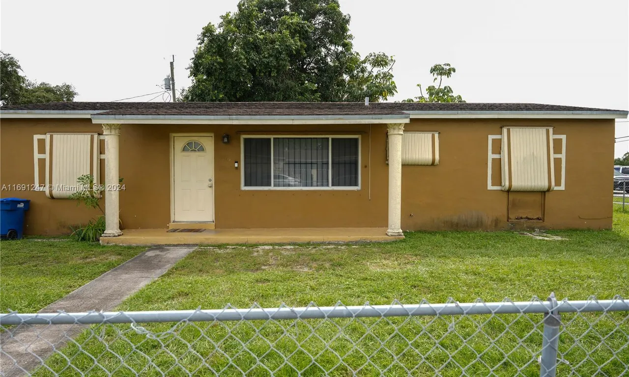 3130 NW 160th St, Miami Gardens FL 33054