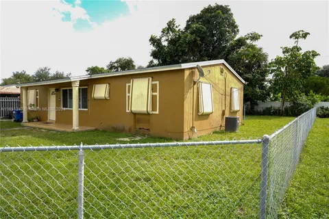 3130 NW 160th St, Miami Gardens FL 33054