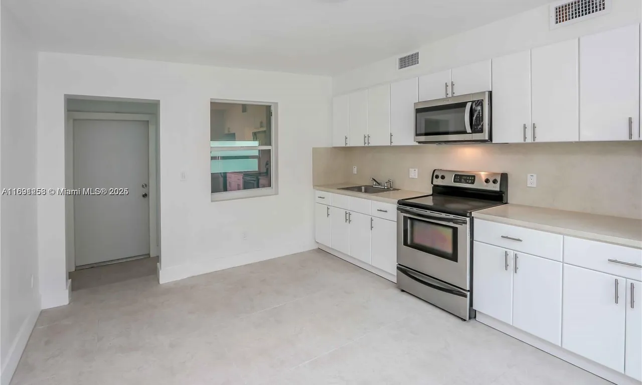 2941 SW 36th Ave # B, Miami FL 33133