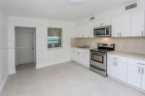 2941 SW 36th Ave # B, Miami FL 33133