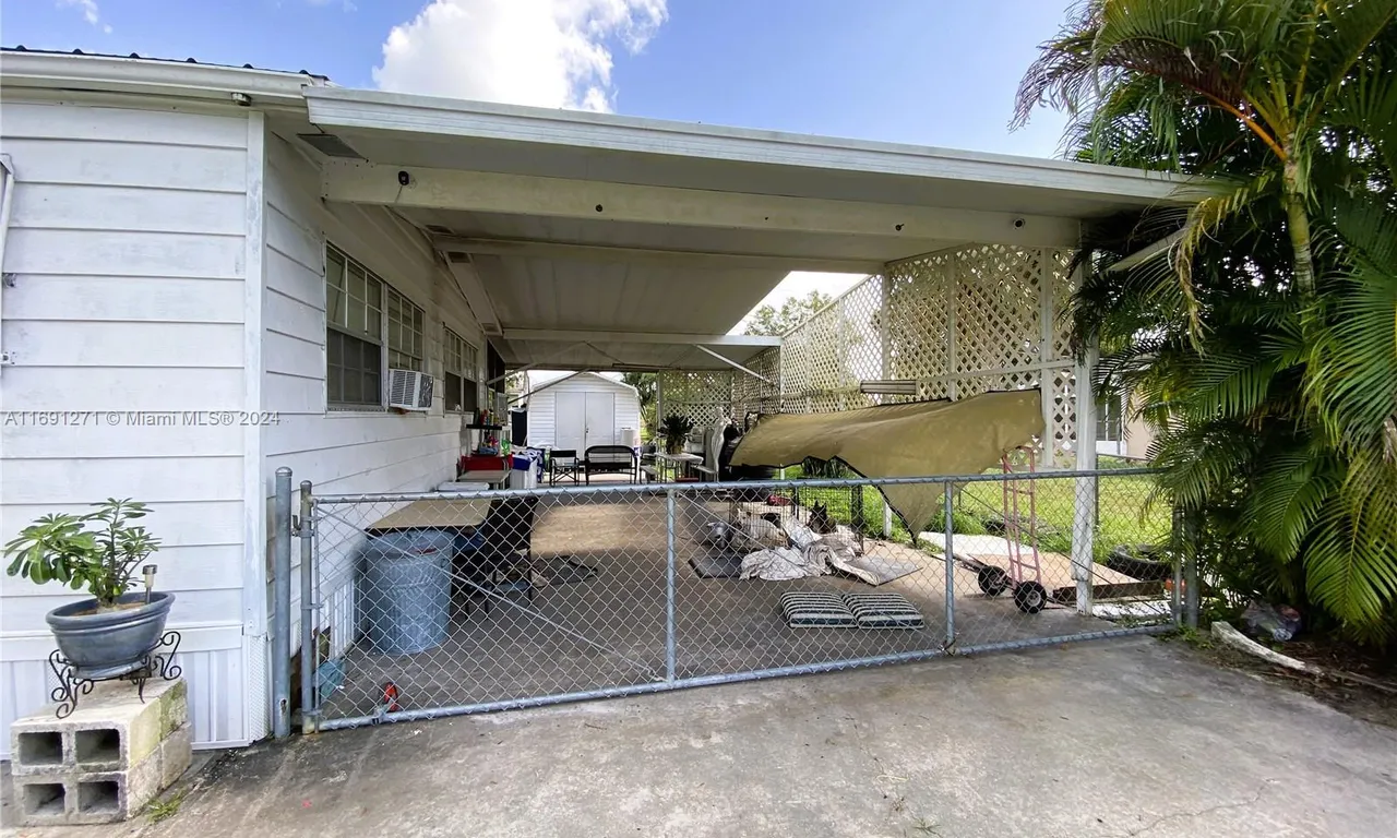 714 NE 29 Ave, Other City - In The State Of Florida FL 34972