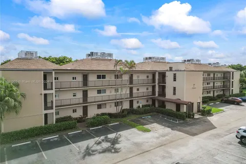 7900 NW 50th St # 104, Lauderhill FL 33351