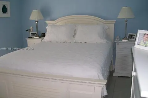 290 Sunrise Dr # 208, Key Biscayne FL 33149