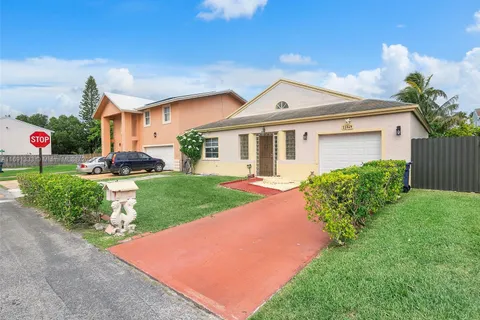 11869 SW 273rd St, Homestead FL 33032