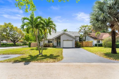 7294 NW 39th St, Coral Springs FL 33065