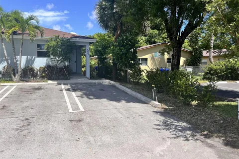 527 SW 2nd Ct # 527, Pompano Beach FL 33060