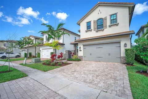 11847 SW 13th Ct, Pembroke Pines FL 33025