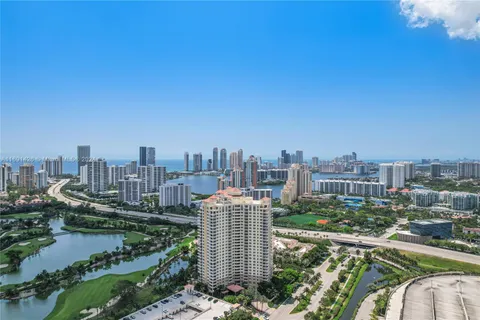 19501 W Country Club Dr # 1613, Aventura FL 33180