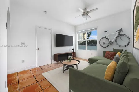 1218 Drexel Ave # 304, Miami Beach FL 33139