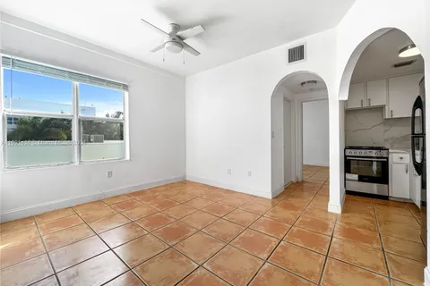 1218 Drexel Ave # 304, Miami Beach FL 33139