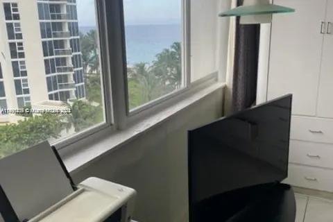 19201 Collins Ave # 527, Sunny Isles Beach FL 33160