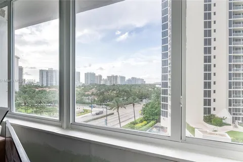 19201 Collins Ave # 527, Sunny Isles Beach FL 33160