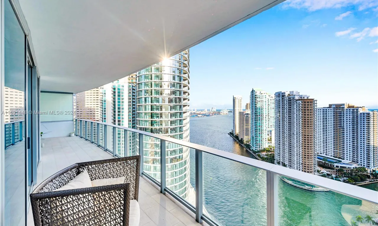 200 Biscayne Boulevard Way # 3307, Miami FL 33131